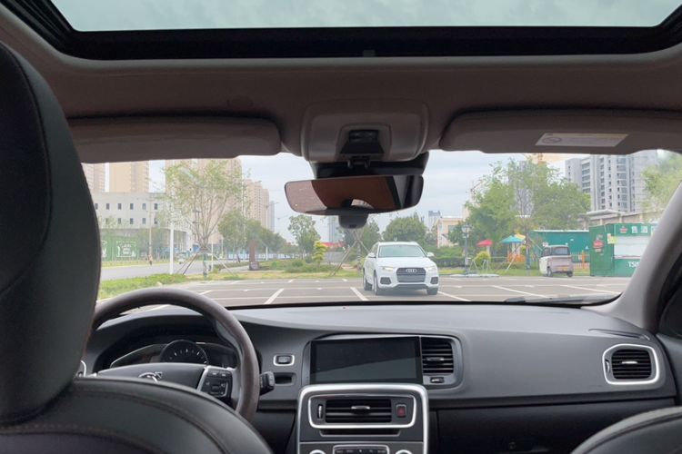 Used Volvo V60 2016 Cross Country T6 AWD
