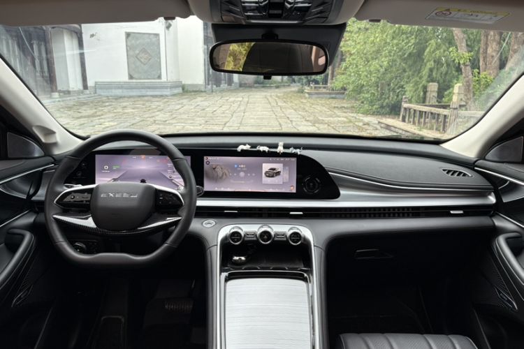 Used EXEED Lingyun 2025 300T Two-Wheel Drive Starry Edition