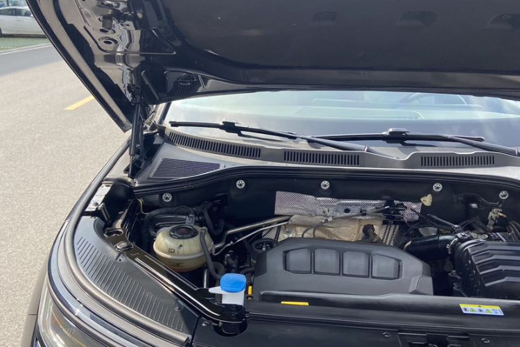 Used Volkswagen Tavendor 2023 330TSI Luxury Touring Edition Interior 6