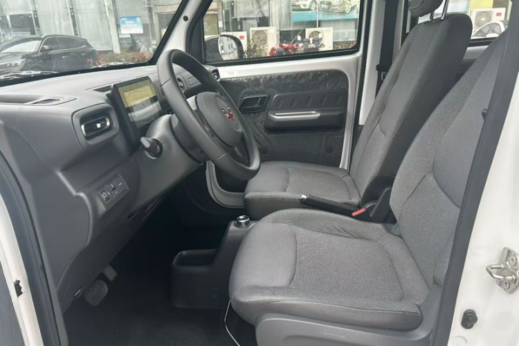 Used Wuling Zhiguang New Energy 2025 Standard Model Exterior 5