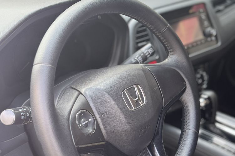 Used Honda Vezel 2016 1.8L CVT Front-Wheel Drive Pioneer Edition