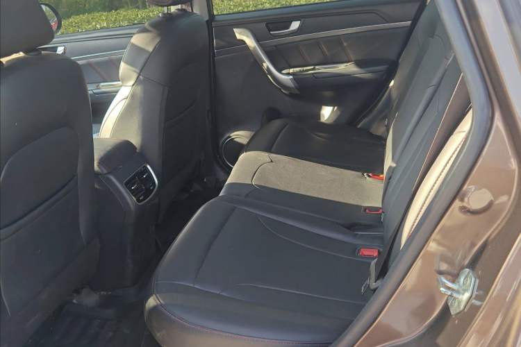 Used Haval M6 2019 1.5T DCT Two-Wheel Drive Elite Version China V Standard