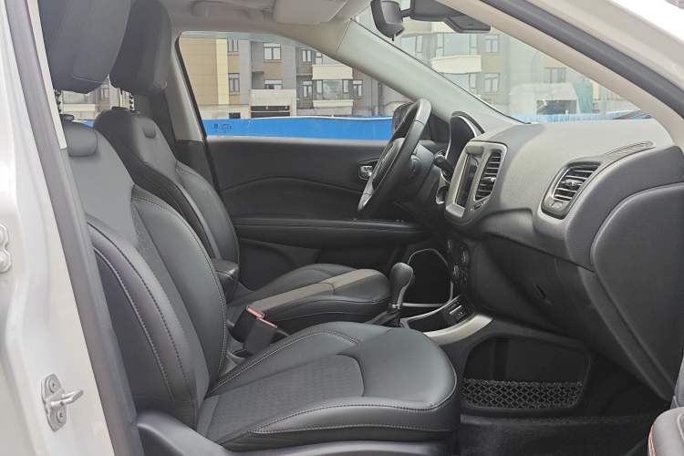 Used Jeep Compass 2019 220T Automatic Enjoyment Version Interior 3