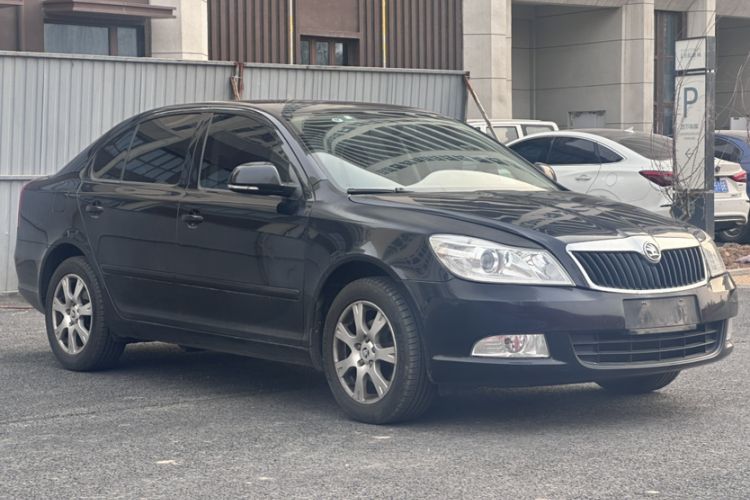 Used Skoda Octavia 2015 Classic Model 1.6L Manual Eado Version
