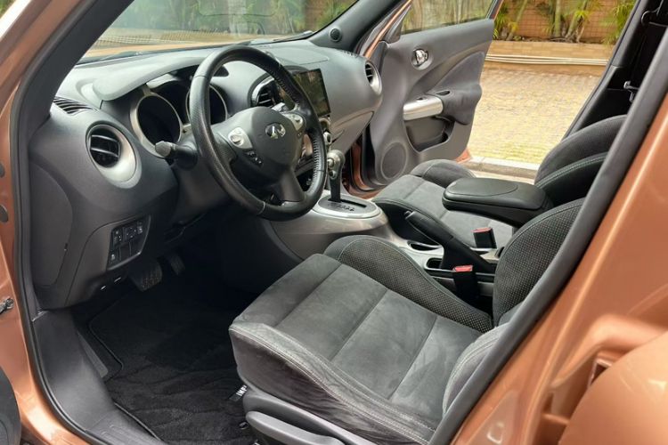 Used Infiniti ESQ 2014 1.6L Spontaneous Edition