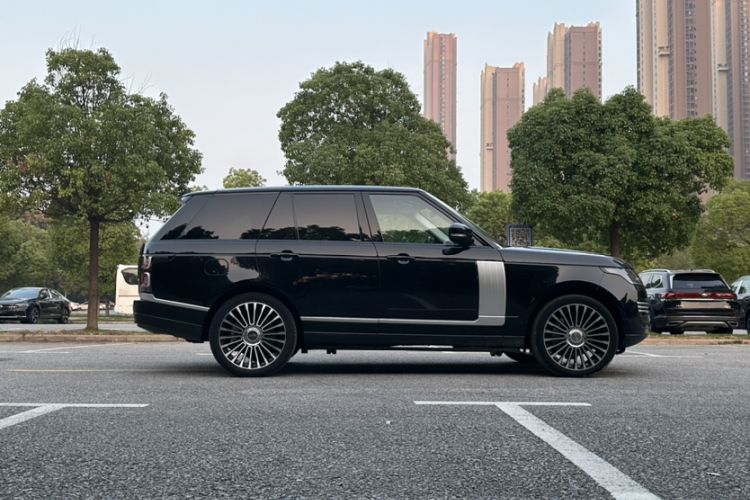 Used Land Rover Range Rover 2022 3.0 L6 360 PS Grand Edition
