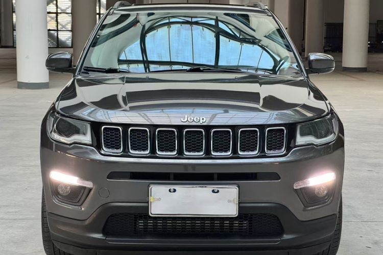 Used Jeep Compass 2017 200T Automatic Family Edition
