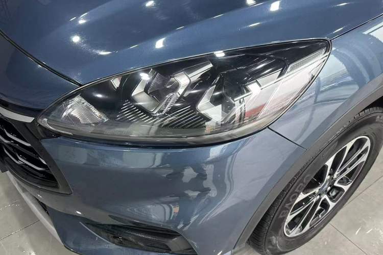 Used Ford Escape 2020 EcoBoost 245 Two-Wheel-Drive Comfort Edition Exterior 8