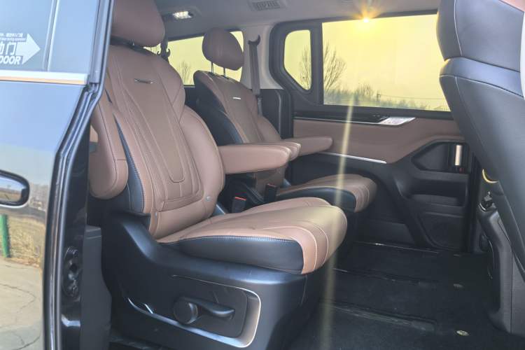 Used SAIC MAXUS G20 2021 PLUS 2.0T Gasoline Automatic Luxury Edition
