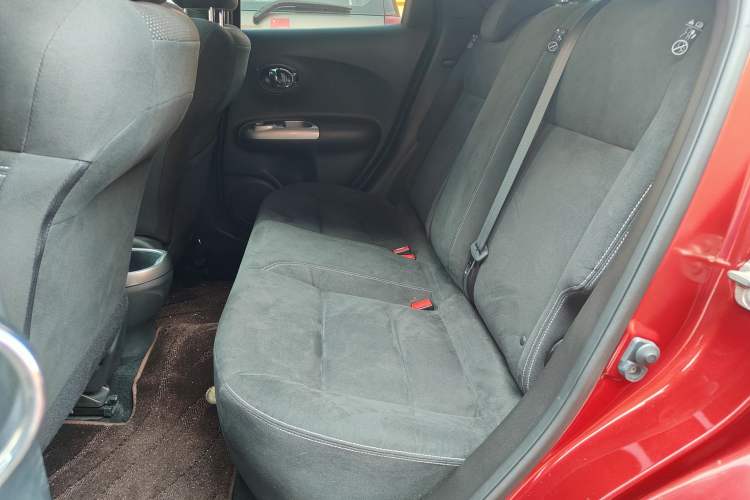 Used Infiniti ESQ 2014 1.6L Spontaneous Edition
