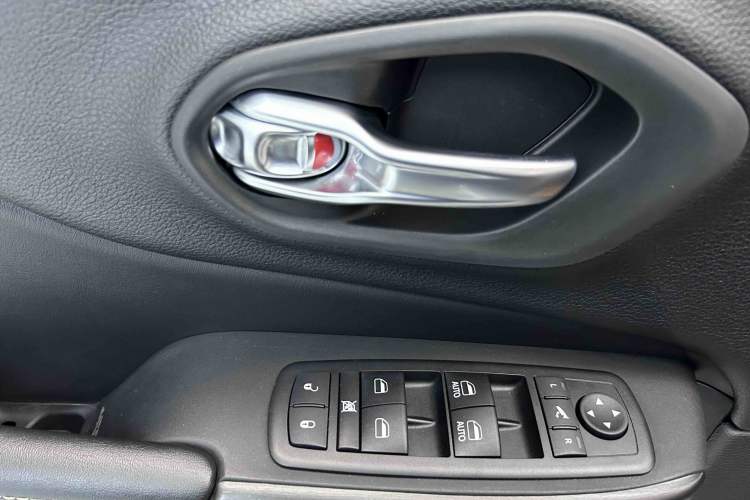 Used Jeep Cherokee 2017 2.4L Superior Edition