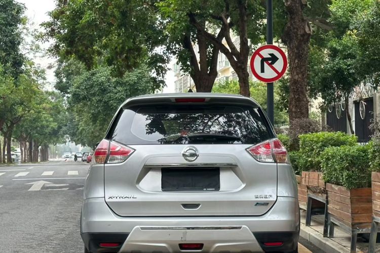 Used Nissan X-Trail 2015 2.0L CVT Comfort MAX Edition 2WD
