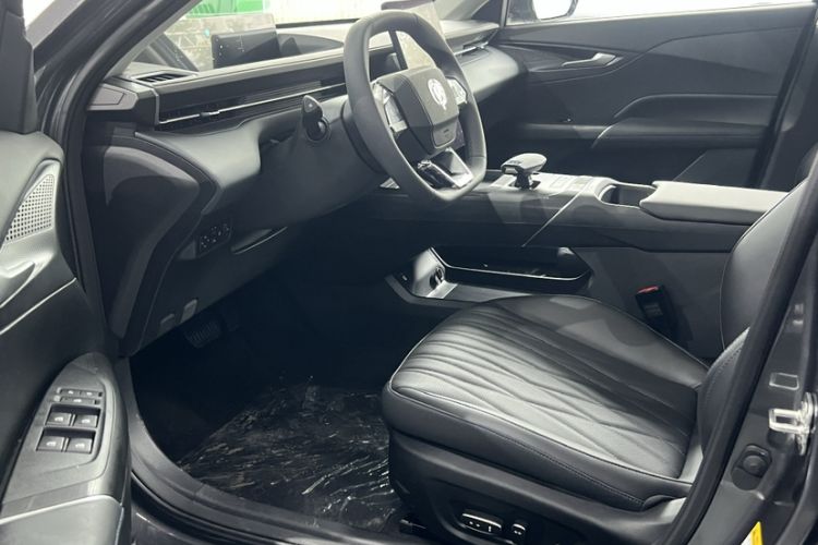 Used CHANGAN Eado 2025 Blue Whale 1.5T 500Bar Flagship Model Interior 2