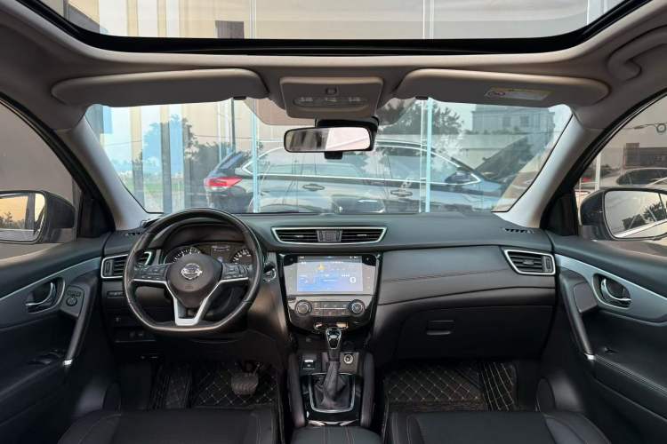 Used Nissan Qashqai 2019 2.0L CVT Luxury Edition Interior 1