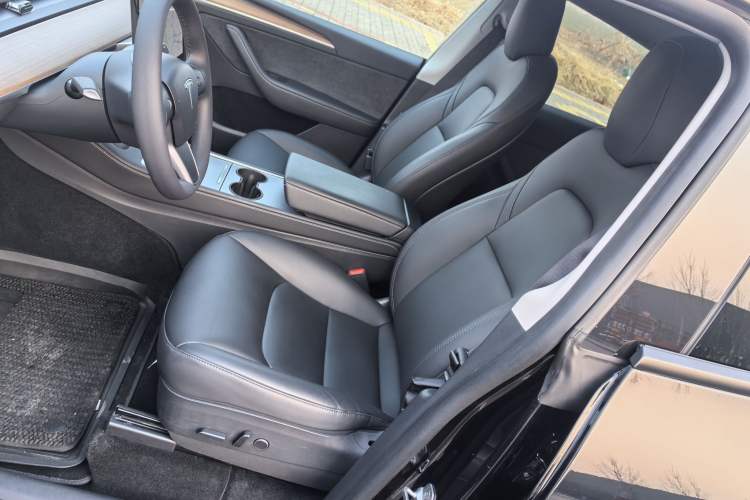 Used Tesla Model Y 2021 Standard Range Rear-Wheel Drive Version
