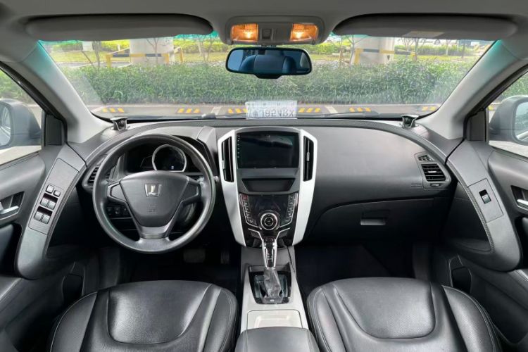 Used Luxgen U6 SUV 2016 1.8T Style Value Model Interior 3