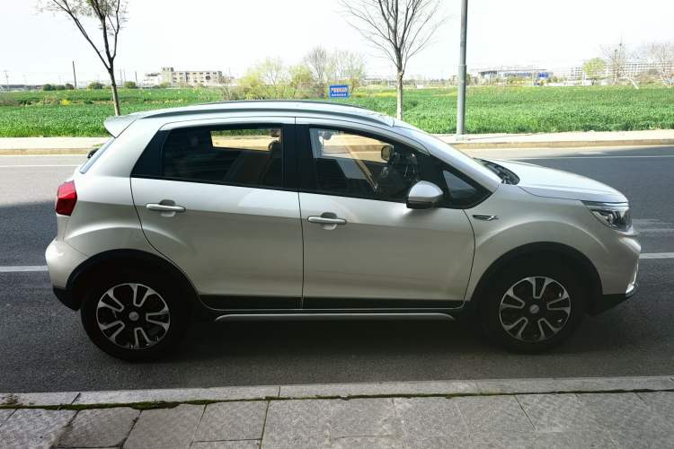 Used Geely Auto Vision X3 2017 1.5L Manual Luxury Model
