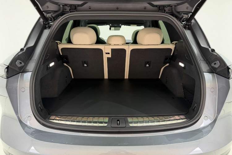 Used Nio ES6 2025 75 kWh Trunk