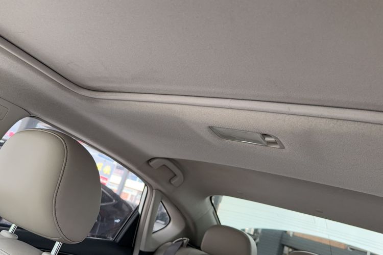 Used Nissan Sylphy 2016 1.6XV CVT Smart Enjoyment Version Headliner