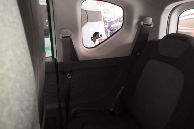 Used Wuling Hongguang MINIEV 2022 Macaron Premium Model – Lithium Iron Phosphate