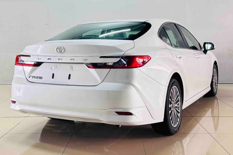 Used Toyota Camry 2026 Model 2.0E Elite Edition
