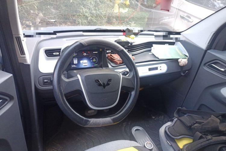 Used Wuling Hongguang MINIEV 2021 Macaron Fashion Model Lithium Iron Phosphate Interior 2