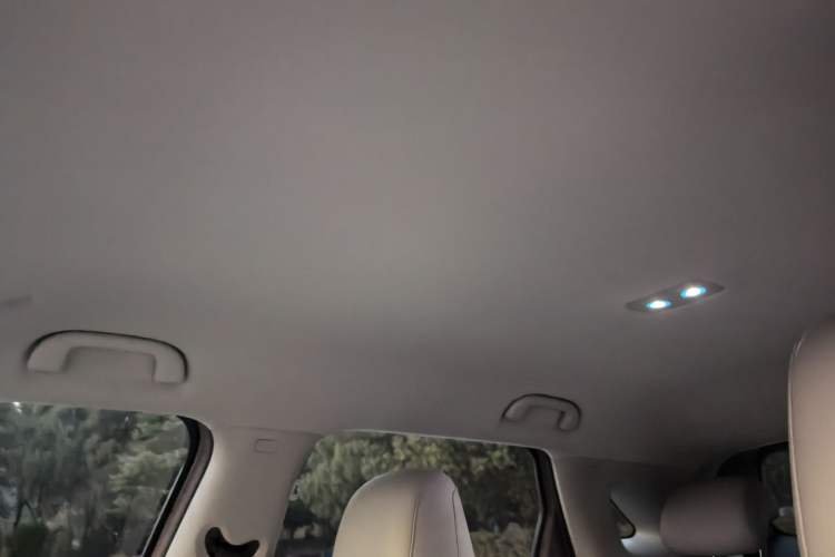 Used BYD Yuan UP 2024 401KM Leading Edition Interior 9