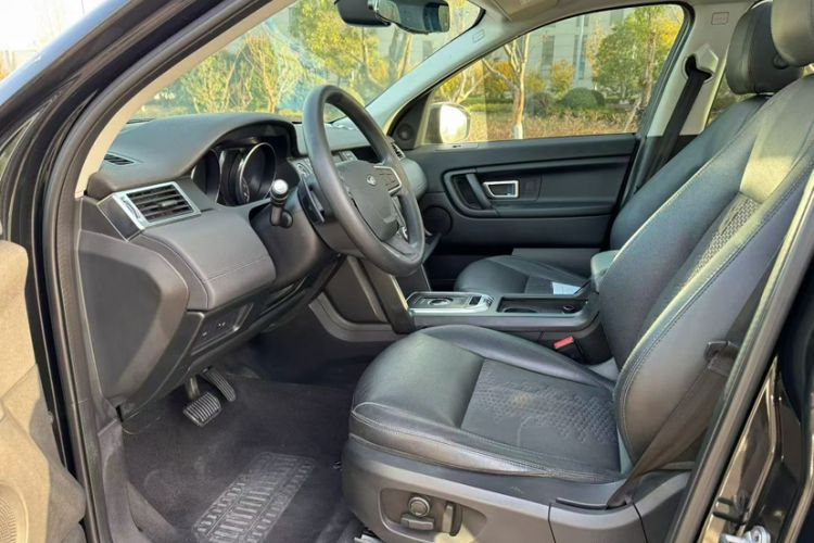 Used Land Rover Discovery Sport 2018 240 PS PURE Edition
