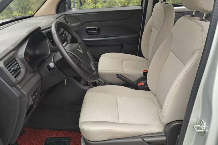 Used Wuling Hongguang V 2019 1.5L Jingqu Version China VI LAR