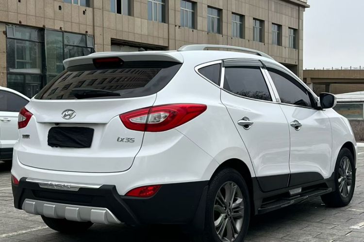 Used Hyundai ix35 2015 2.0L Automatic Two-Wheel Drive Leading Trim China V Standard
