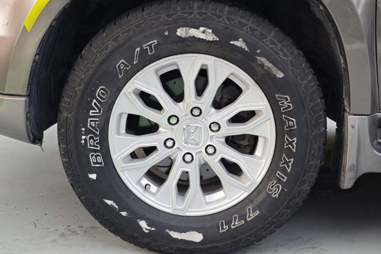 Used JMC Yusheng S350 2013 2.4T Automatic 2WD Diesel Ultra-Luxury 5-Seater