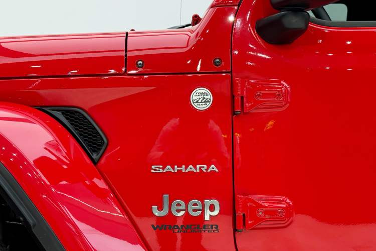 Used Jeep Wrangler 2019 2.0T Sahara Four-Door Version China VI Emission Standard