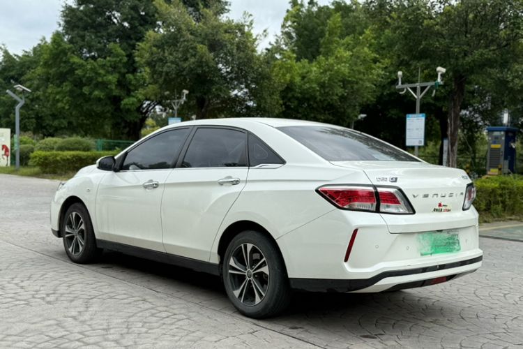 Used Venucia Venucia D60EV 2022 Standard Range Comfort Edition
