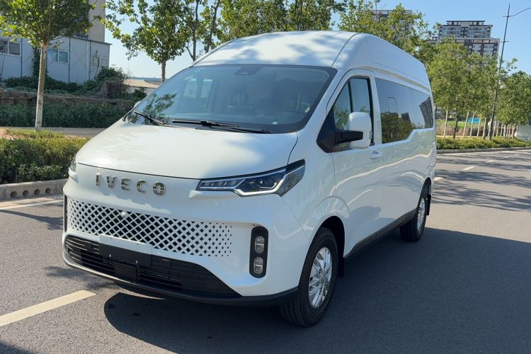 Used Iveco Fidato 2023 B33 Commercial Bus 2.0T 110 kW Manual Transmission Starlight Edition High Roof