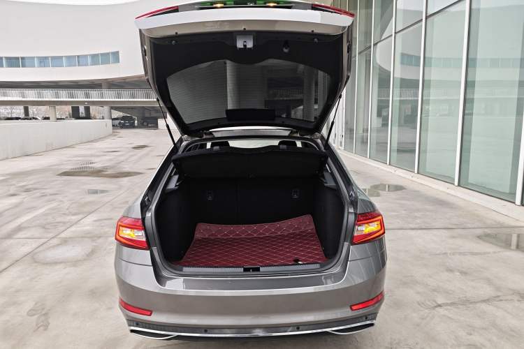 Used Skoda Octavia 2018 1.6L Automatic Luxury Edition