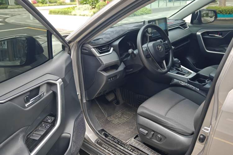 Used Toyota RAV4 2020 2.0L CVT Two-Wheel Drive Fashion Edition
