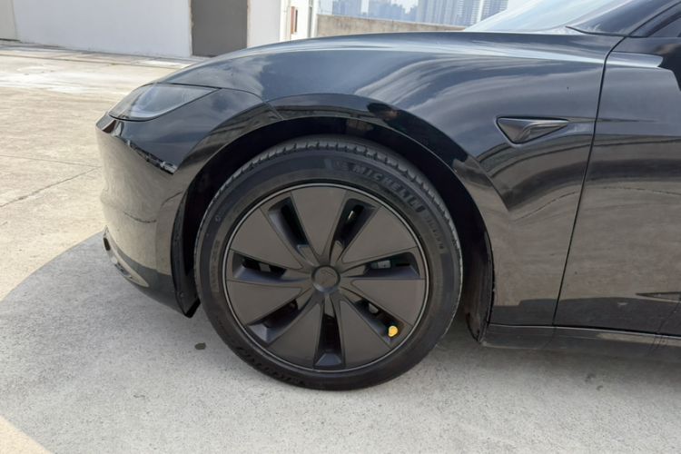 Used Tesla Model 3 2023 Rear-Wheel-Drive Version Exterior 4