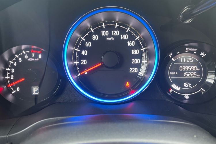 Used Honda XR-V 2021 1.5L CVT Comfort Version Odometer Close Up