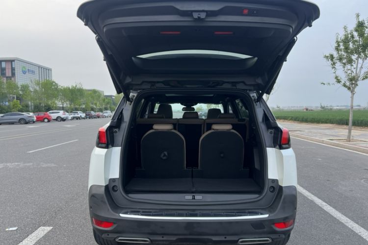 Used Peugeot 5008 2017 380THP 7-Seater Luxury GT Edition Trunk