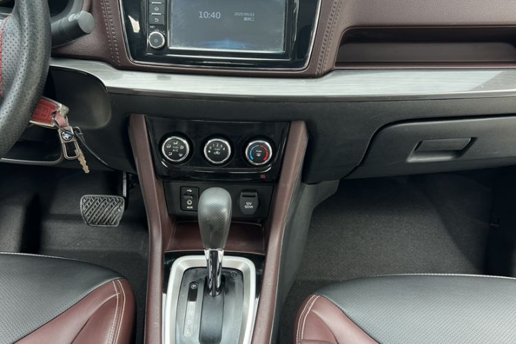 Used Venucia M50V 2019 1.6L CVT Luxury Edition
