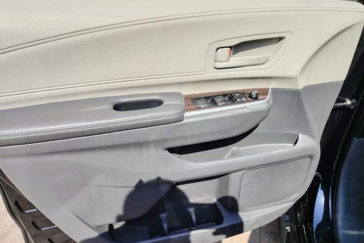 Used Toyota SIENNA 2024 2.5L Hybrid Comfort Edition Interior 12