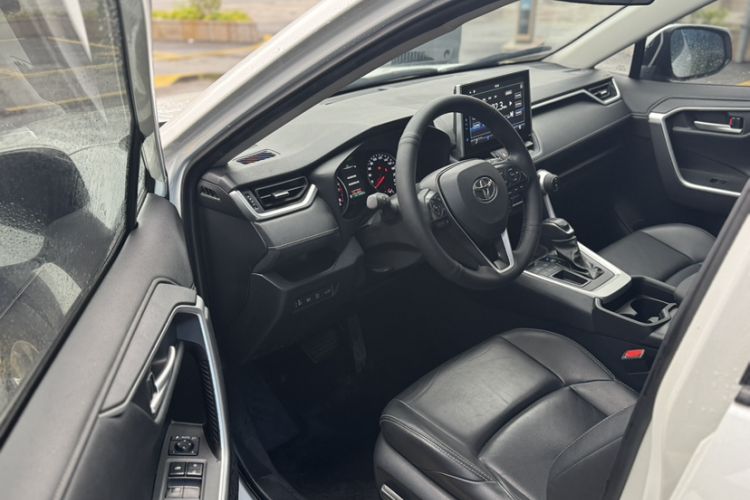 Used Toyota Wildlander 2022 2.0L CVT Two-Wheel Drive Luxury PLUS Edition
