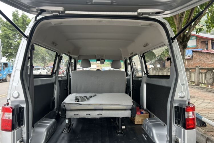 Used Jinbei Hiace X30 2023 1.5L Super-Comfortable Passenger Van 5/6/7-Seater Non-Air-Conditioned Version Model SWC15M