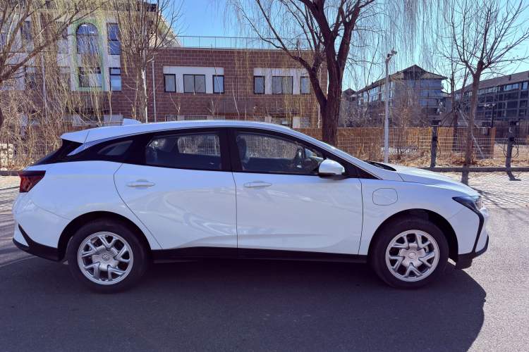 Used Buick Velite 6 2024 450km Range Commuter Version Exterior 3