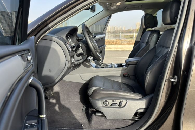 Used Volkswagen Touareg 2016 3.0 TSI Standard Version
