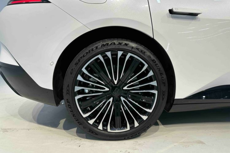 Used Avatr 12 2025 Year Updated Ultra Extended-Range Version