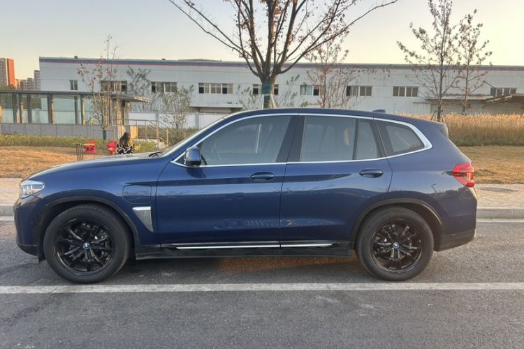 Used BMW iX3 2021 Updated Leading Edition
