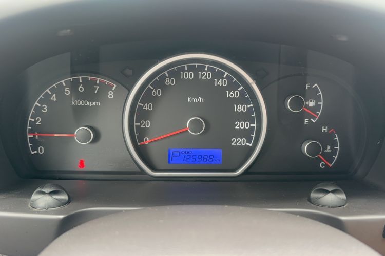 Used Hyundai Celesta 2015 1.6L Automatic Comfort Model
