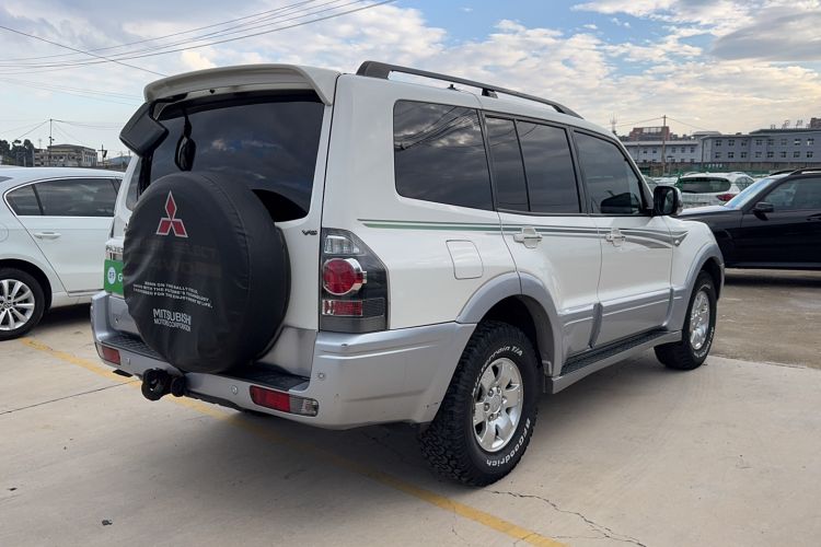 Used Mitsubishi Pajero 2011 V73 3.0L AT GLS
