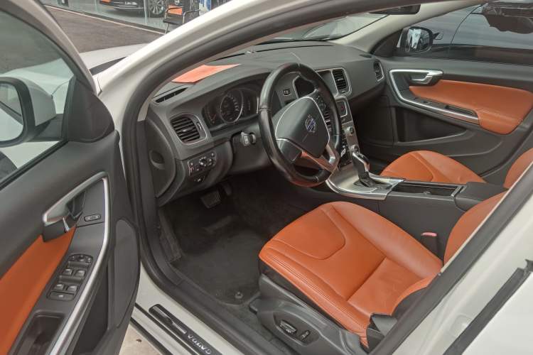 Used Volvo S60 2015 S60L 2.0T Smart Drive Edition
